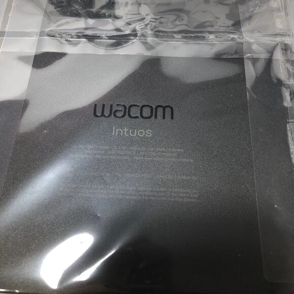 Wacom Intuos Small Art & Graphics Drawing Tablet Digital Drawing IN BOX - Picture 6 of 6